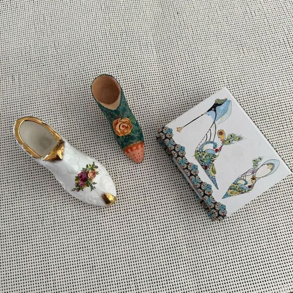 Three Piece Lot‎ Miniature Shoe Decorative Ornaments Collectible w/ Royal Albert - Picture 3 of 9